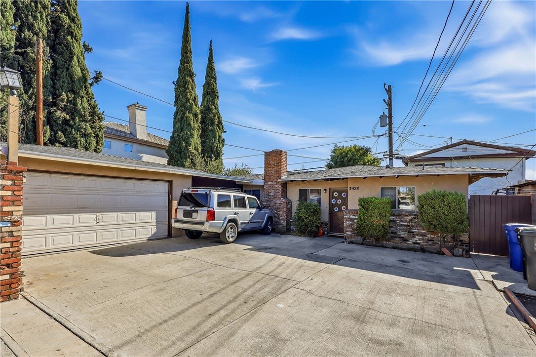 3922 Rowland