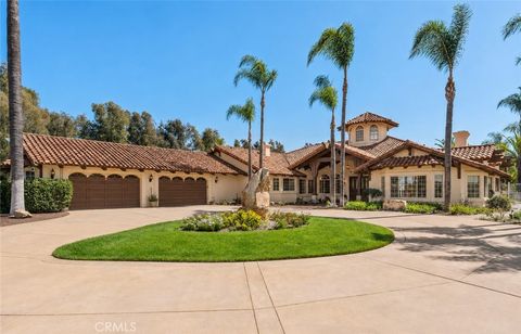 Photo of 31499 Lake Vista Cir Cir, Bonsall, CA 92003 (MLS # SW26100699)