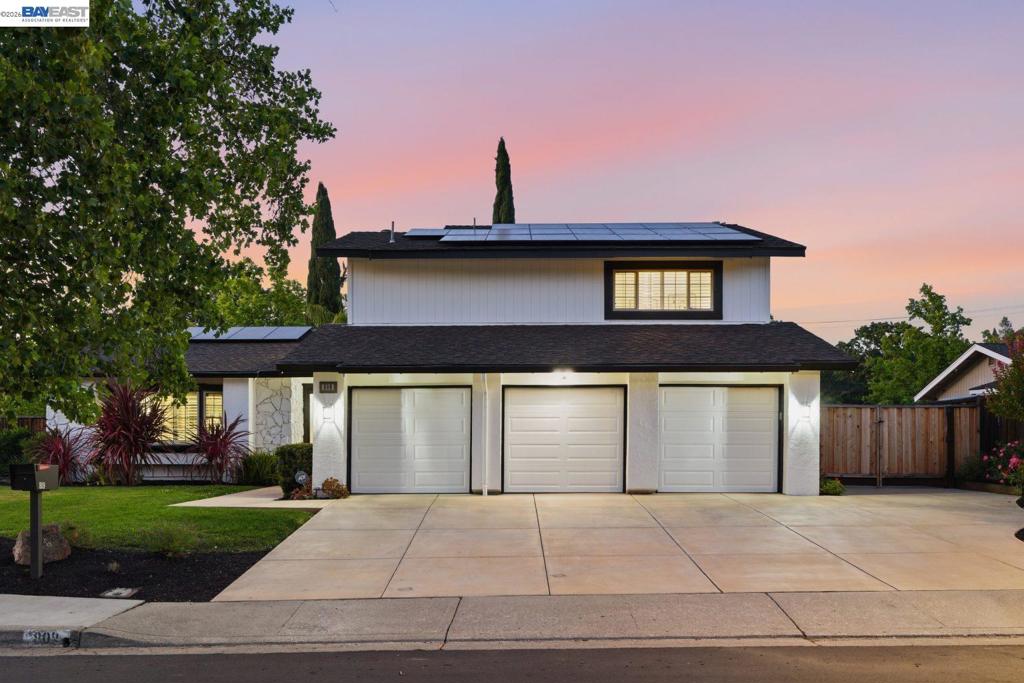 Photo of 809 Contada Cir Cir, Danville, CA 94526 (MLS # 41137628)