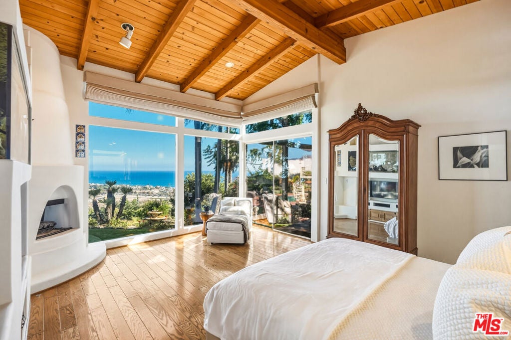 Properties 3 3400 Coast View Drive