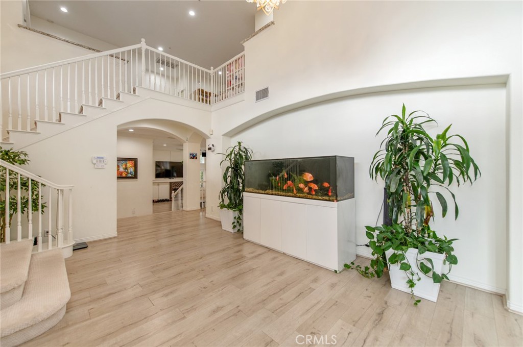 4954 Crestview Place