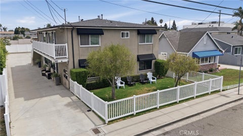 Photo of 180 Rochester Street, Costa Mesa, CA 92627 (MLS # OC26182296)