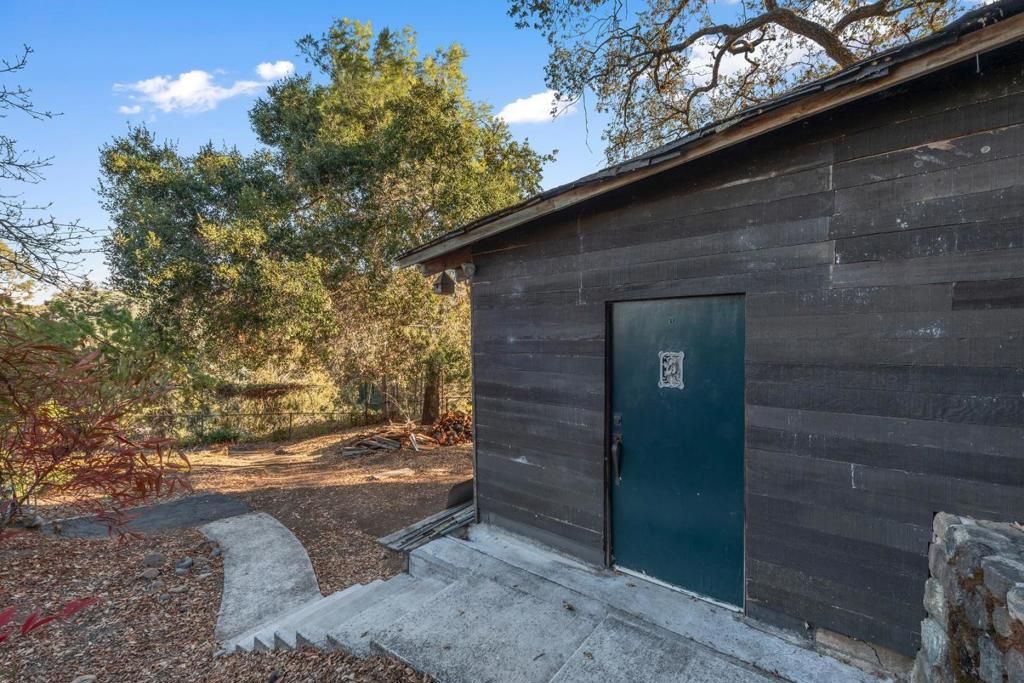 listing image 130724152374648061998