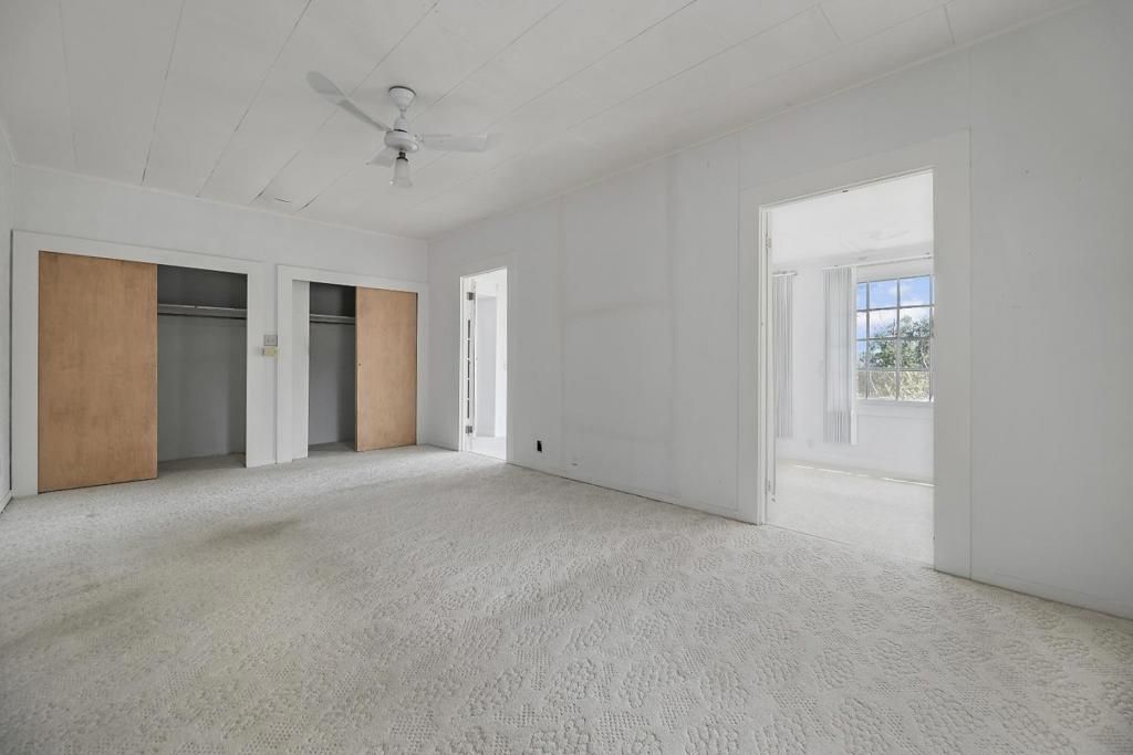 listing image 130720913249396243196