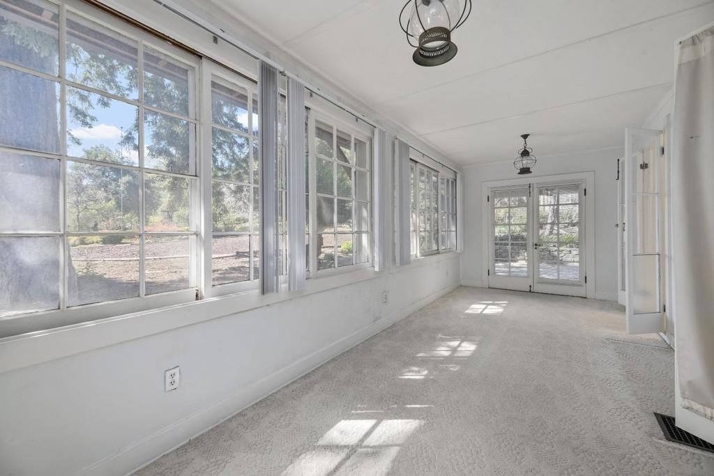 listing image 130725892512702027240