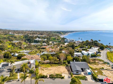 Photo of 224 Quadro Vecchio Drive, Pacific Palisades, CA 90272 (MLS # 26641389)