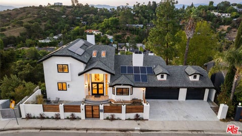 Photo of 11559 Dona Teresa Drive, Studio City, CA 91604 (MLS # 26864009)