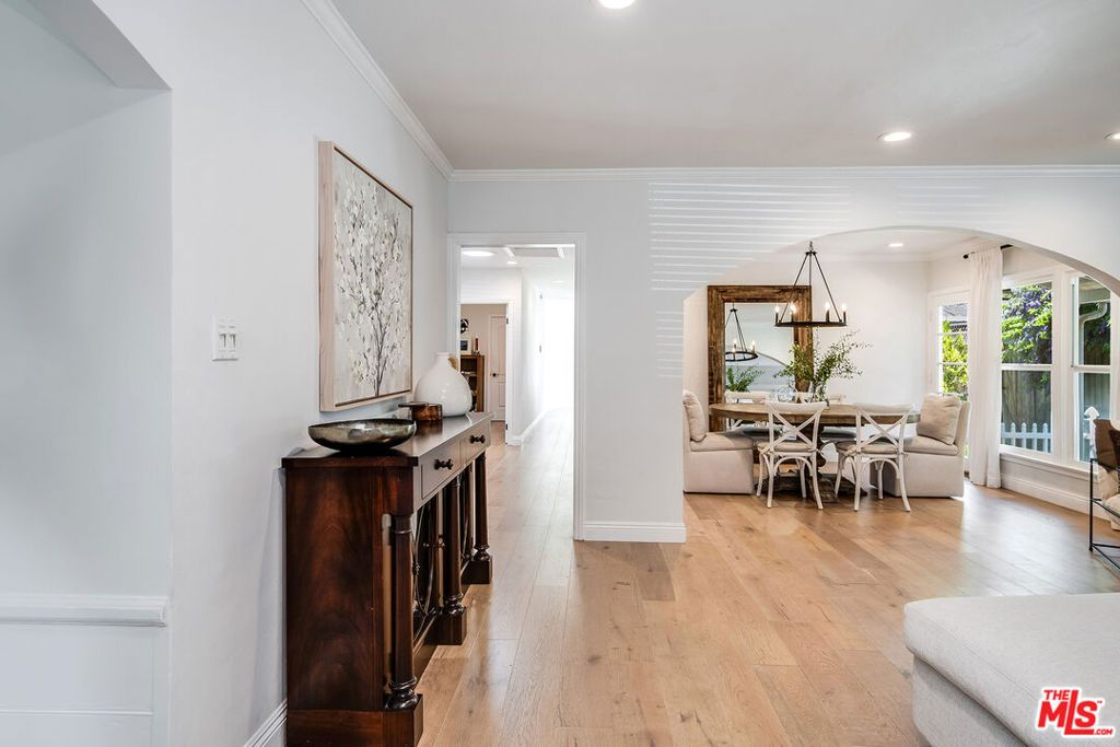 Photo of 4084 Kraft Avenue, Studio City, CA 91604 (MLS # 25608761)