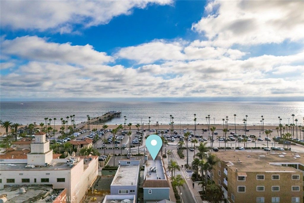 Photo of 700 E Oceanfront, Newport Beach, CA 92661 (MLS # OC26025417)