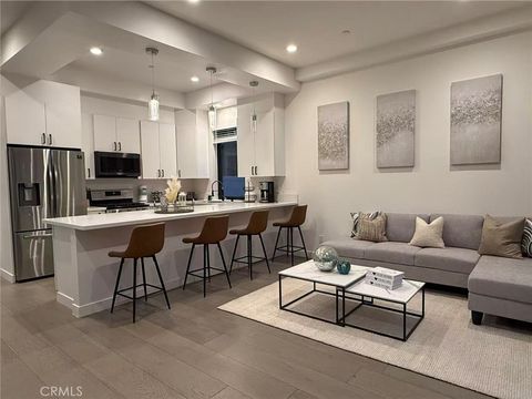 Photo of 1205 Manzanita St St, Silver Lake, CA 90029 (MLS # WS26039353)