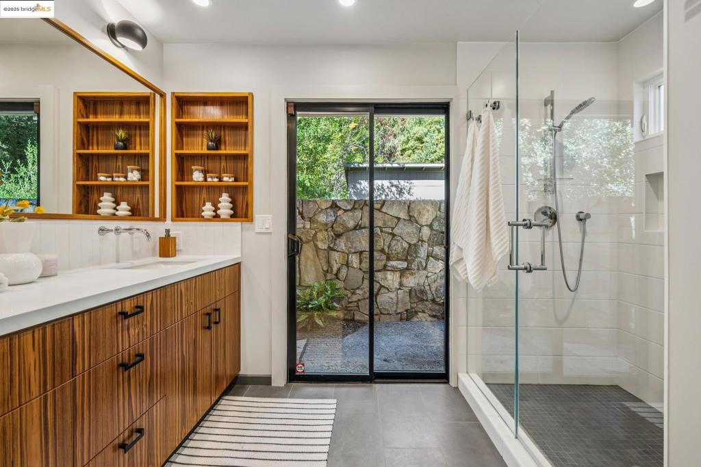 SEQUOYAH HILLS - Residential