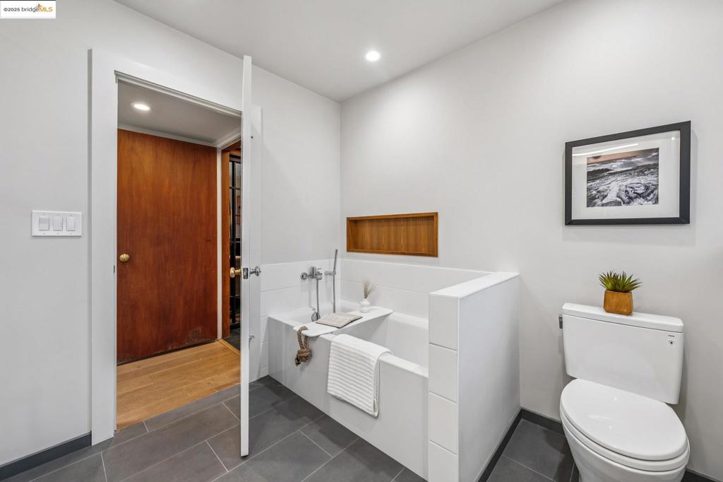 SEQUOYAH HILLS - Residential