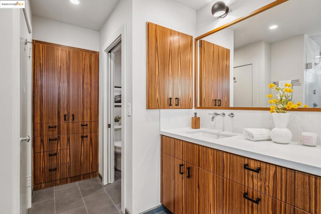 SEQUOYAH HILLS - Residential