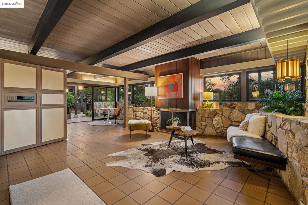 SEQUOYAH HILLS - Residential