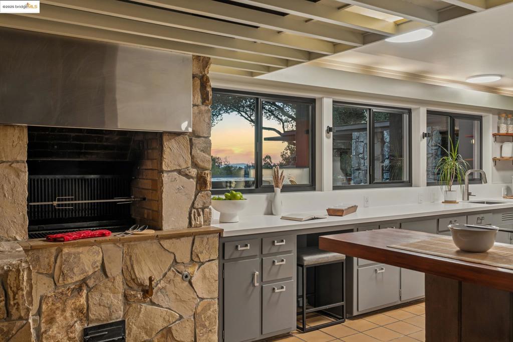 SEQUOYAH HILLS - Residential