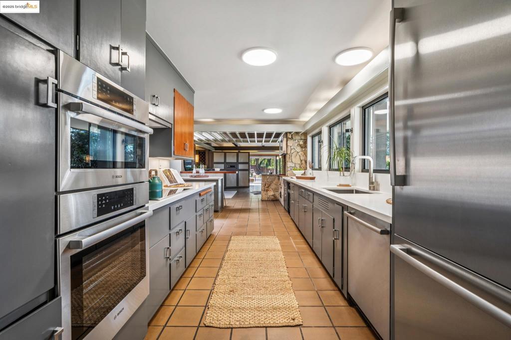 SEQUOYAH HILLS - Residential