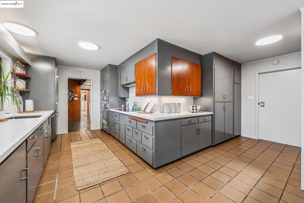 SEQUOYAH HILLS - Residential