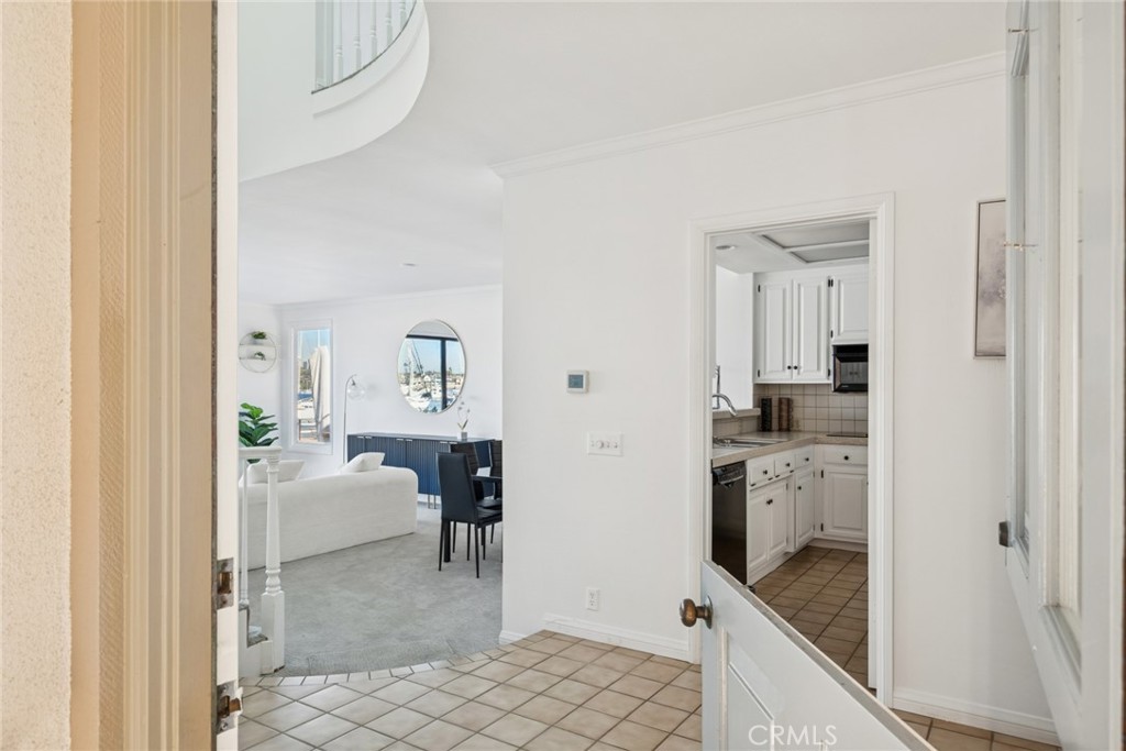 1214 E Balboa Boulevard