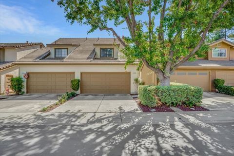 Photo of 1294 Weibel Way, San Jose, CA 95125 (MLS # ML82054587)