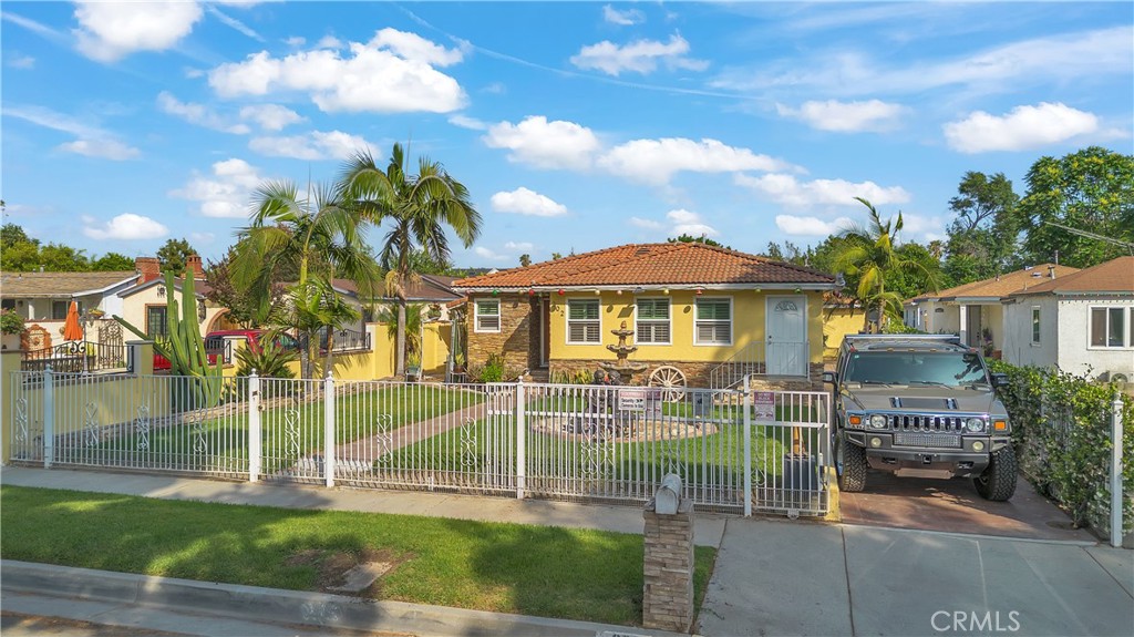 302 S Covina Blvd