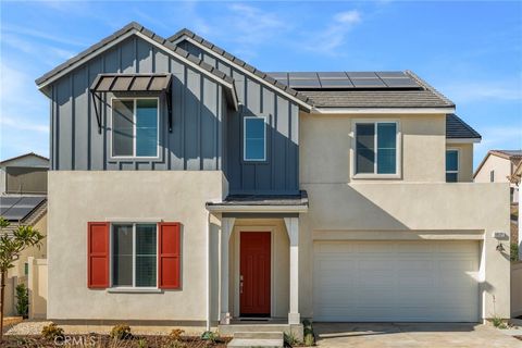 Photo of 18121 Outlook Way, Saugus, CA 91350 (MLS # SR25157103)