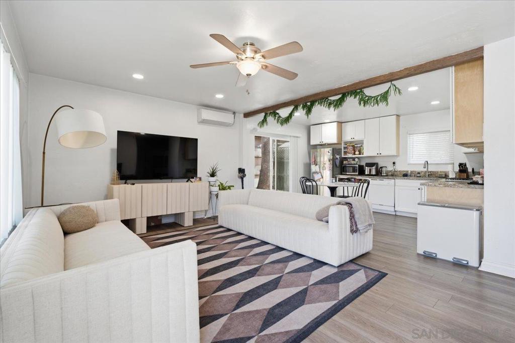 3145 49 Ronald Ct