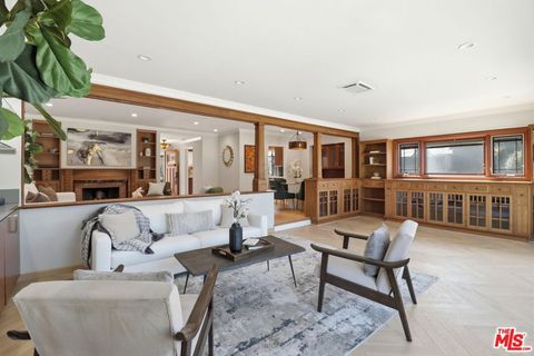 Photo of 11135 Fairbanks Way, Culver City, CA 90230 (MLS # 26721331)