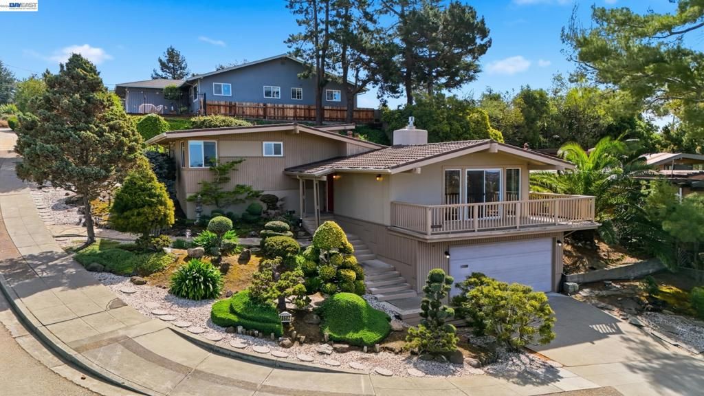 Photo of 18602 Center St St, Castro Valley, CA 94546 (MLS # 41128149)