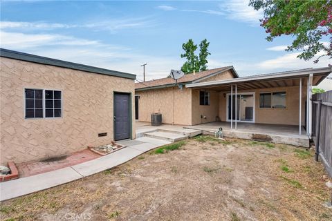 Tiny photo for 6377 La Mirada Way, Riverside, CA 92504 (MLS # IV26157495)