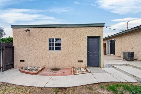 Tiny photo for 6377 La Mirada Way, Riverside, CA 92504 (MLS # IV26157495)