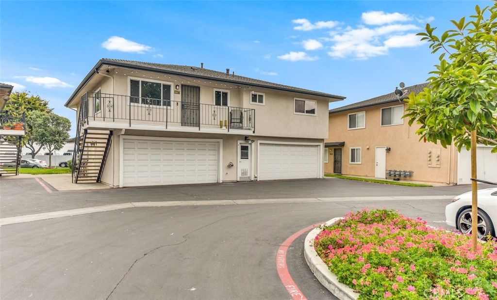 Photo of 16673 Viewpoint Lane #126C, Huntington Beach, CA 92647 (MLS # PW26076873)