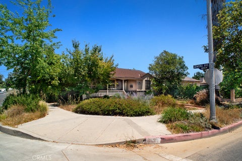 Photo of 14955 Hartland ST, Van Nuys, CA 91405 (MLS # SR26132963)