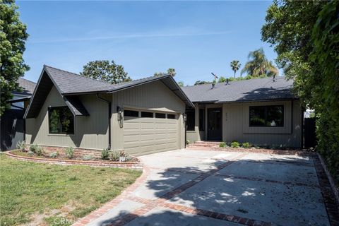 Photo of 4316 Bellaire Ave, Studio City, CA 91604 (MLS # SR26066665)