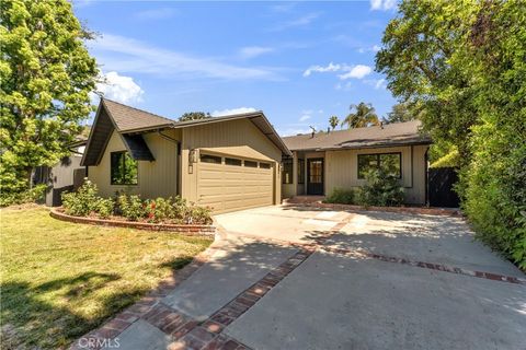Photo of 4316 Bellaire Ave, Studio City, CA 91604 (MLS # SR26066665)