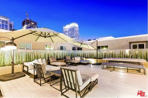 Photo of 1249 S Grand Avenue #212, Los Angeles, CA 90015 (MLS # 26836351)