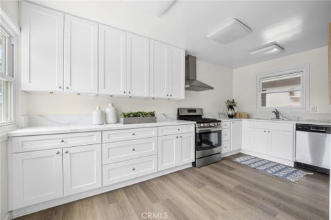 Photo of 902 N Mohawk Avenue, Anaheim, CA 92801 (MLS # OC26189094)