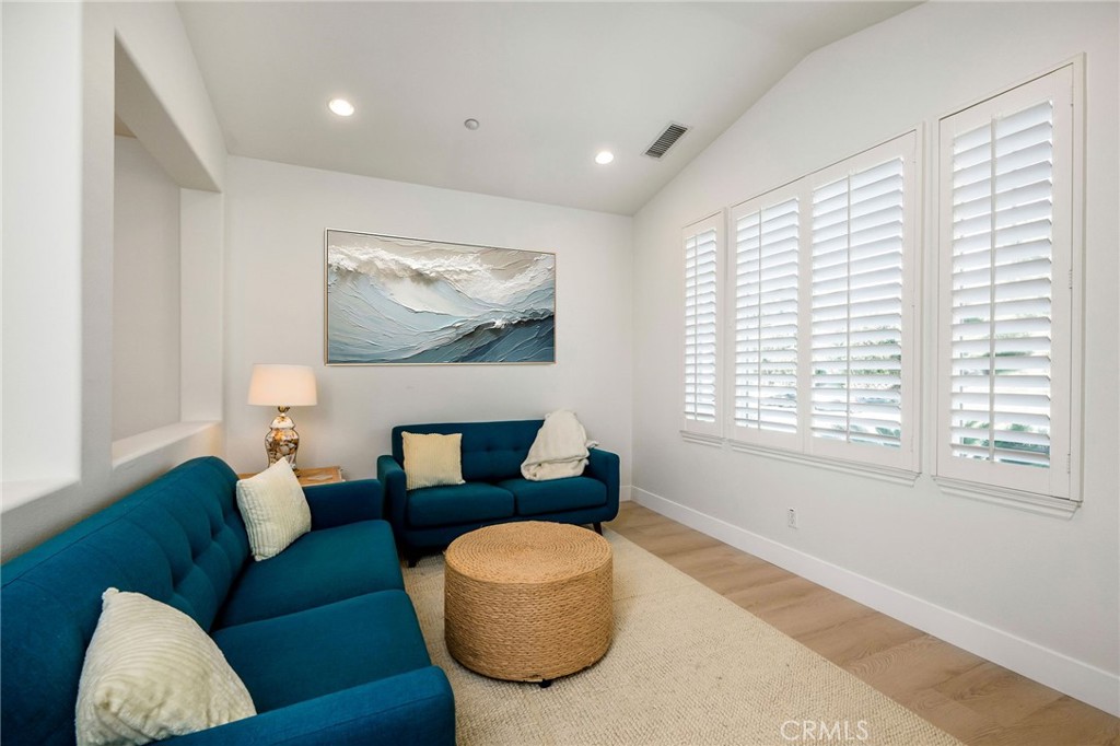 1204 Vista Jardin