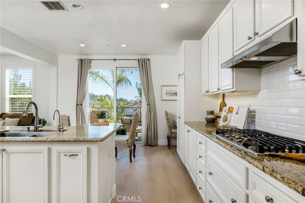 1204 Vista Jardin, San Clemente CA 92673 - Photo 8