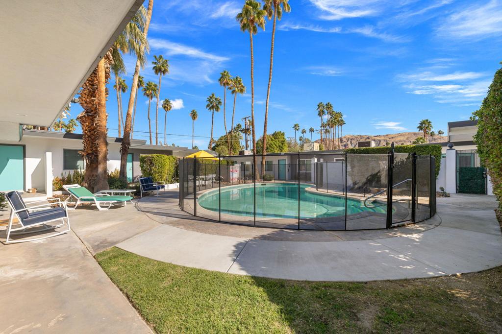 2080 S Camino Real