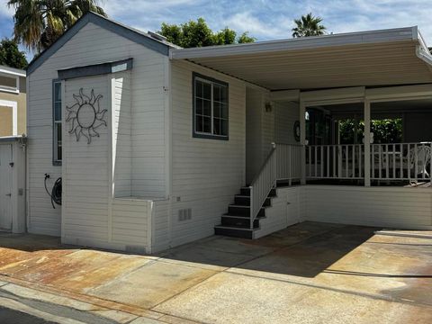 Photo of 84136 Avenue 44 Ave #114, Indio, CA 92203 (MLS # 219146900DA)