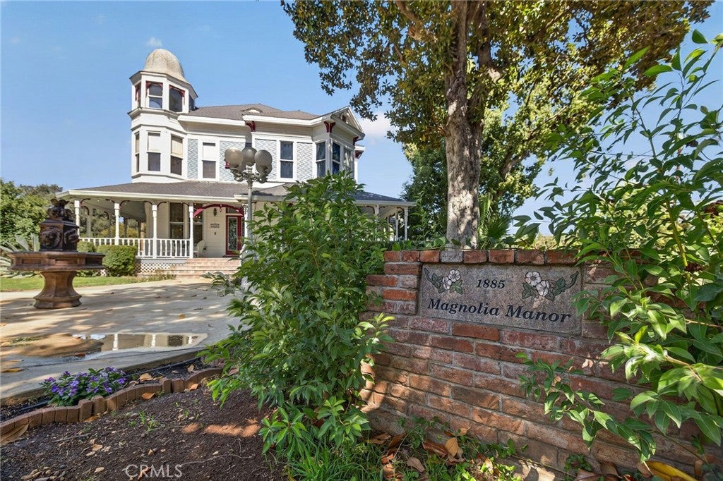 2690 S Villa