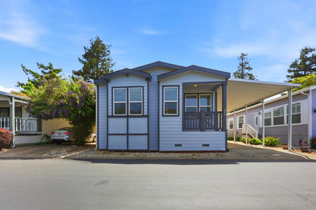 3263 Vineyard 205