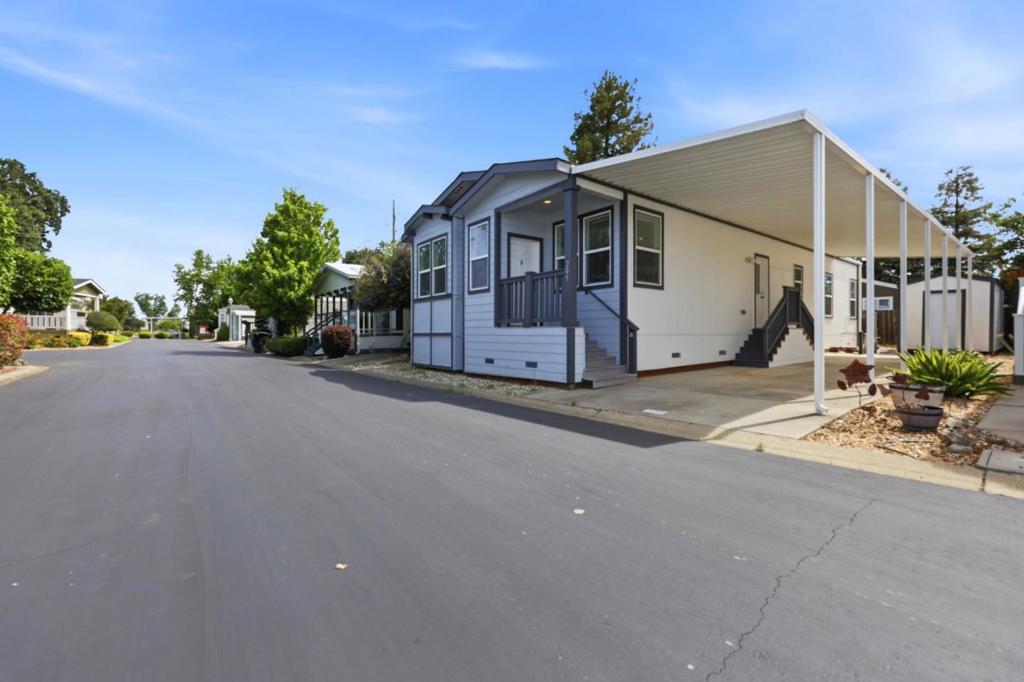3263 Vineyard 205