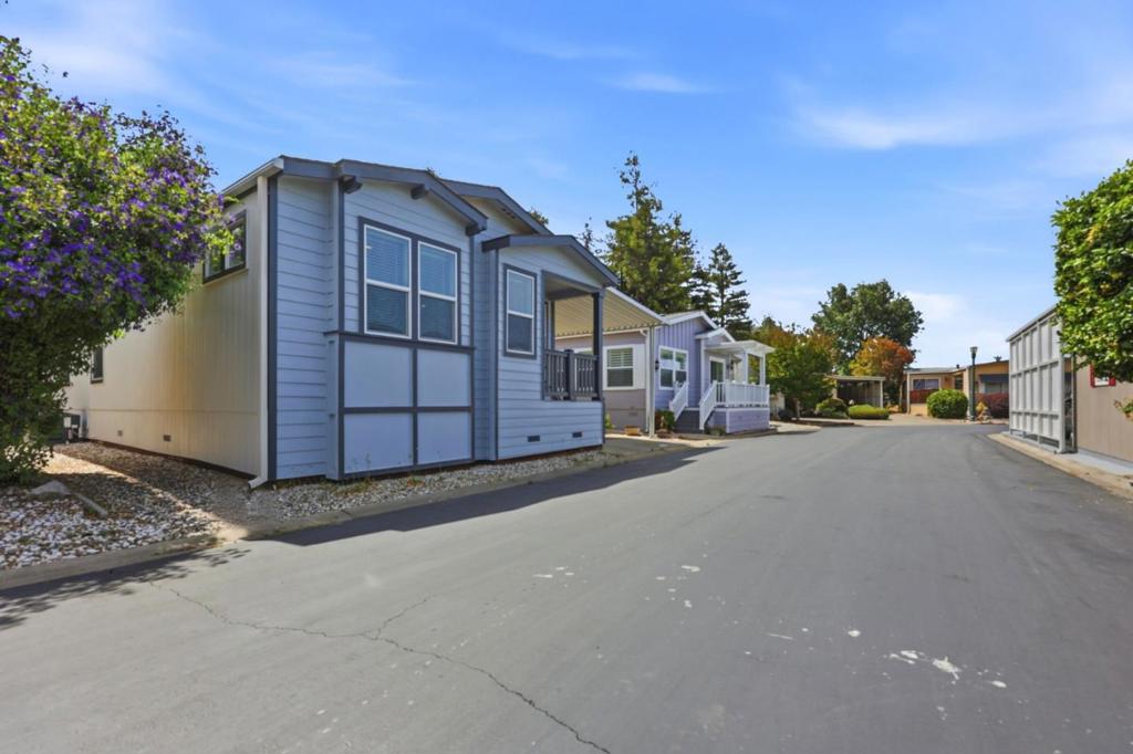 3263 Vineyard 205