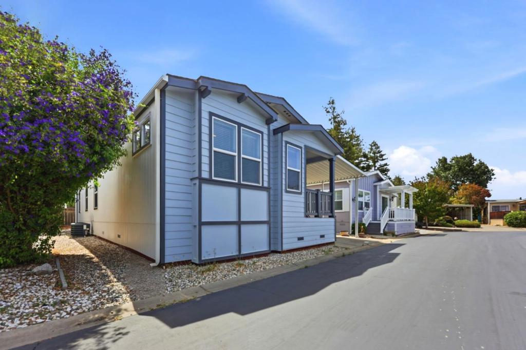 3263 Vineyard 205