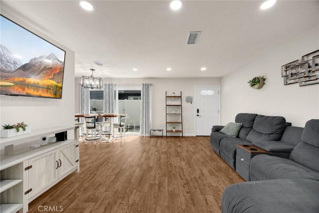 6537 Shady Gate 18