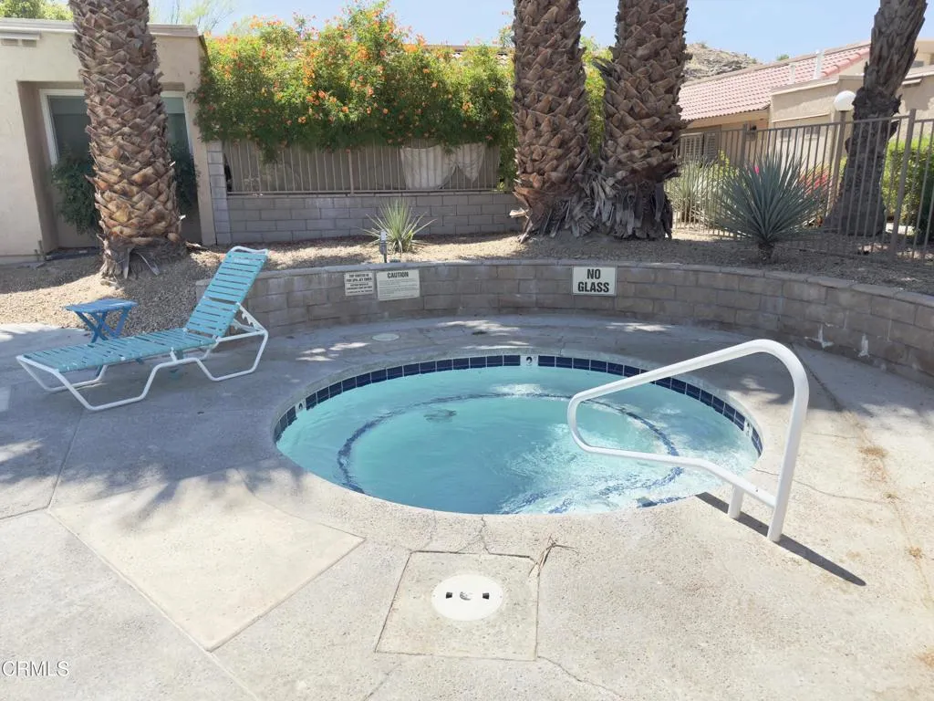 Rancho Mirage, California 92270, United States, 1 Bedroom Bedrooms, ,1 BathroomBathrooms,Residential,Pending,181693