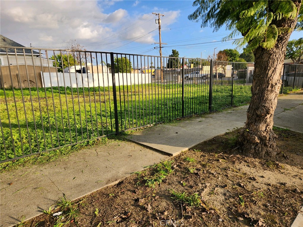 400 E 4th Street