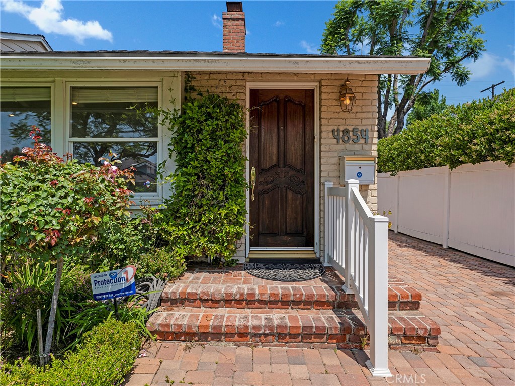 Properties 1 4854 Ranchito Avenue