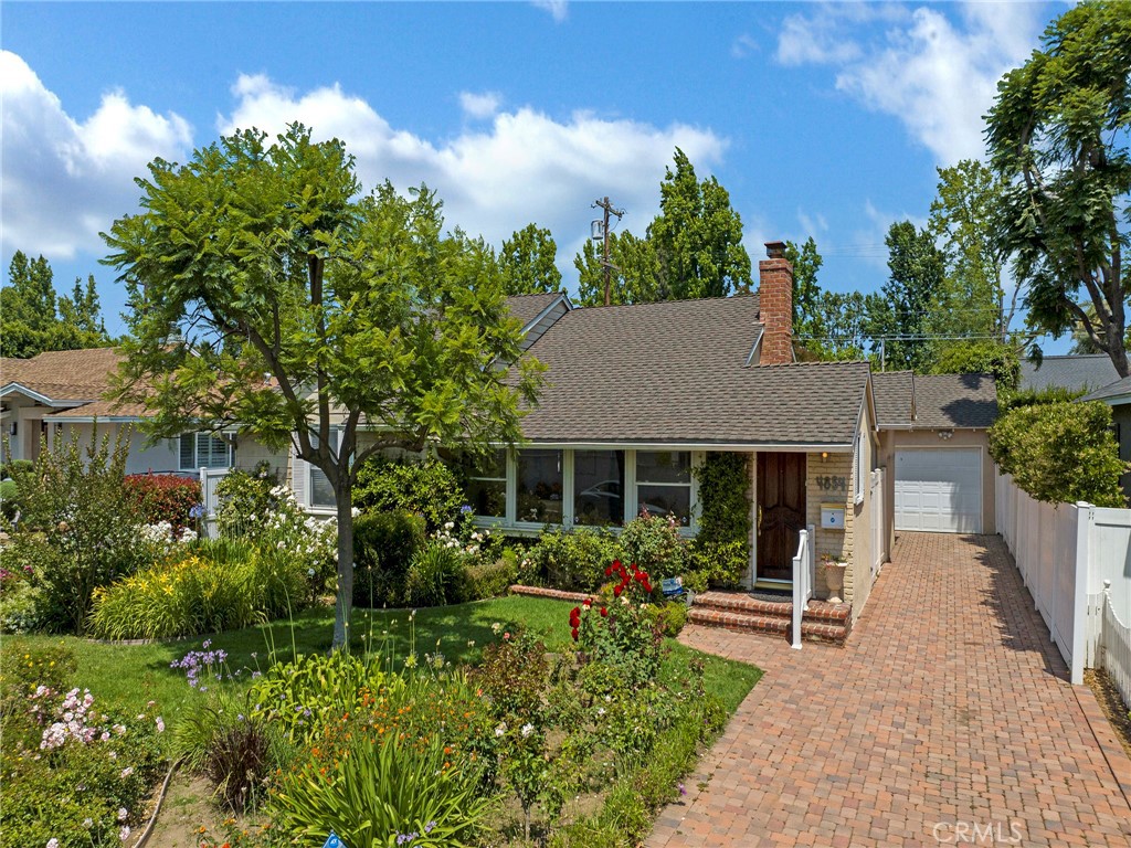 Properties 2 4854 Ranchito Avenue
